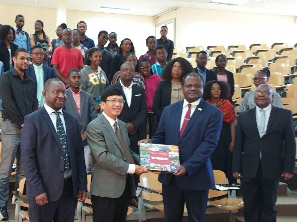 Đẩy mạnh xây dựng cầu nối thông tin đối ngoại Việt Nam - Mozambique - 1 Đẩy mạnh xây dựng cầu nối thông tin đối ngoại Việt Nam - Mozambique - 1