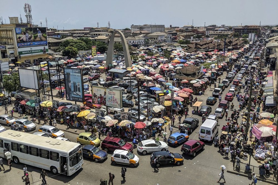 Người dân Ghana khốn đốn vì 1,6 tỷ đô la tiền tiết kiệm “không biết bao giờ mới được trả” - 1 Người dân Ghana khốn đốn vì 1,6 tỷ đô la tiền tiết kiệm “không biết bao giờ mới được trả” - 1