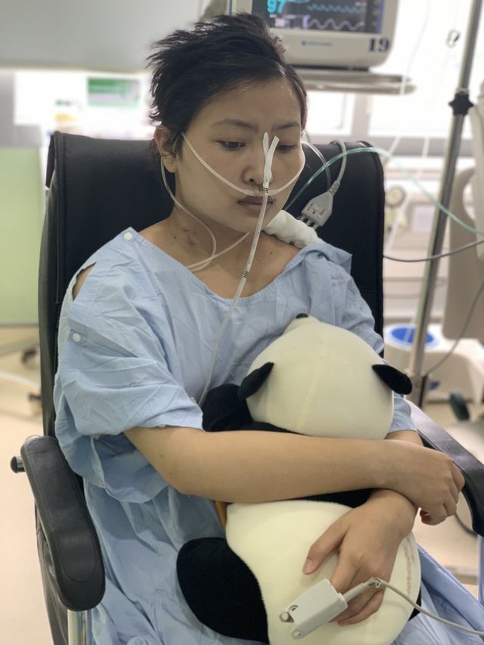 Cô sinh viên suy đa tạng hồi sinh kì diệu nhờ những tấm lòng nhân ái - 1 Cô sinh viên suy đa tạng hồi sinh kì diệu nhờ những tấm lòng nhân ái - 1