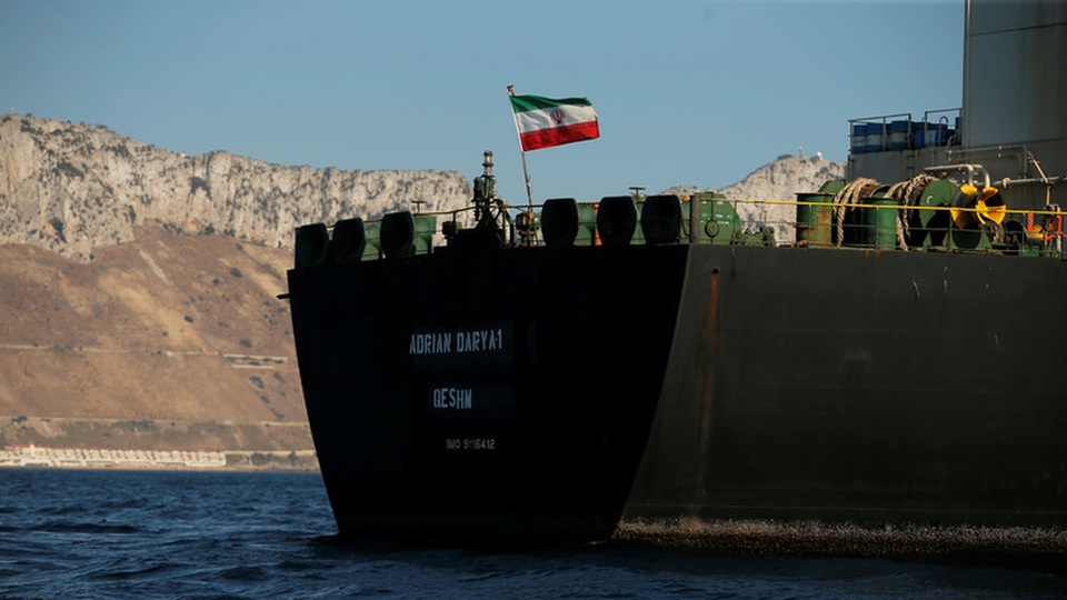 Siêu tàu chở dầu Iran đổi tên, rời Gibraltar bất chấp lệnh bắt từ Mỹ - 1 Siêu tàu chở dầu Iran đổi tên, rời Gibraltar bất chấp lệnh bắt từ Mỹ - 1