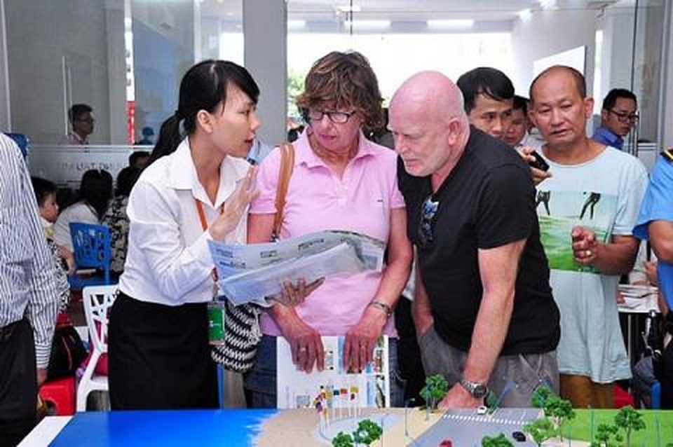 Bán nhà cho người nước ngoài sai luật bị phạt tới 300 triệu đồng - 1 Bán nhà cho người nước ngoài sai luật bị phạt tới 300 triệu đồng - 1