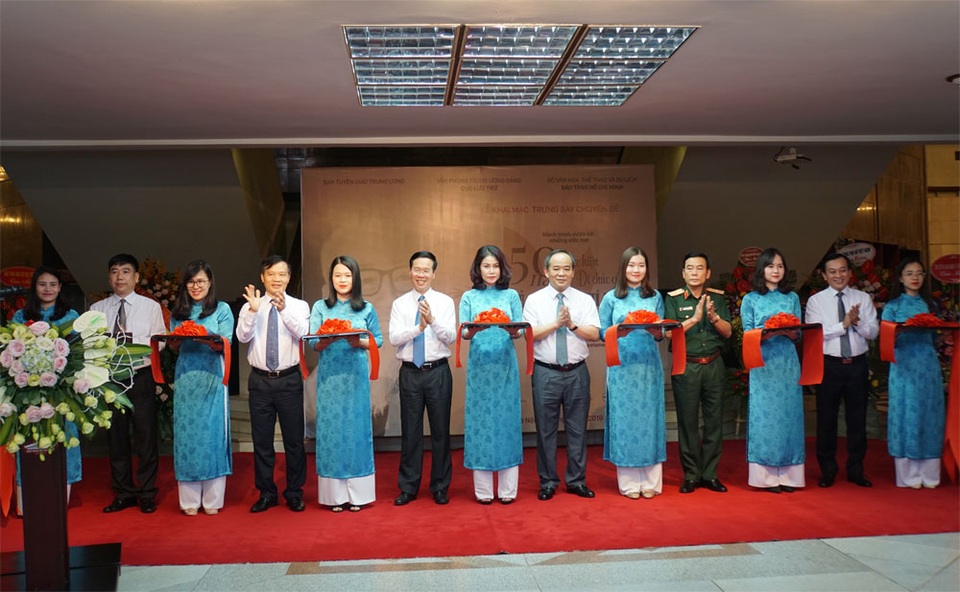 Hành trình vươn tới những ước mơ – 50 năm thực hiện Di chúc của Bác Hồ - 3 Hành trình vươn tới những ước mơ – 50 năm thực hiện Di chúc của Bác Hồ - 3