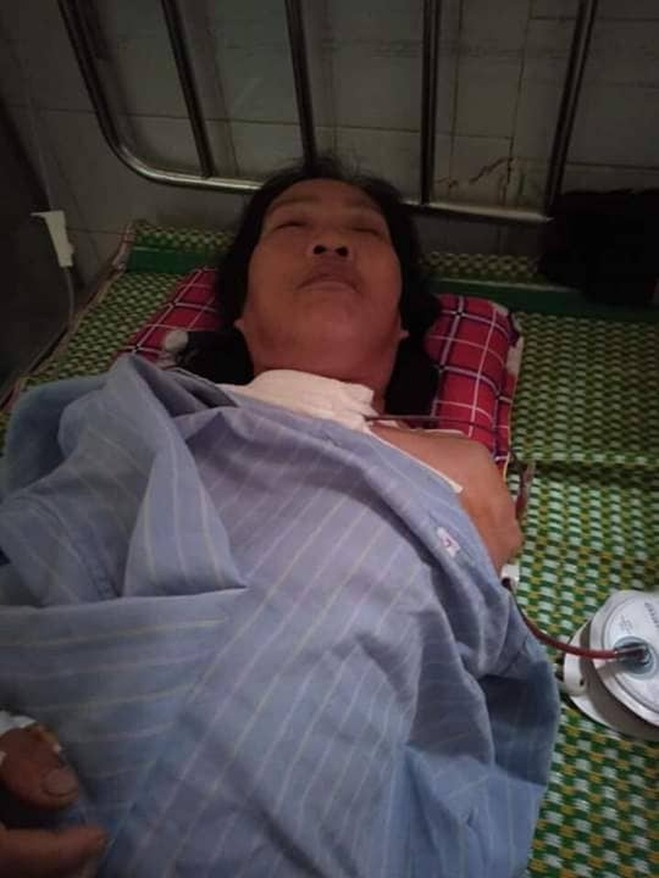 Nước mắt rơi đẫm trên giấy báo nhập học của nữ sinh nghèo xứ Nghệ - 9 Nước mắt rơi đẫm trên giấy báo nhập học của nữ sinh nghèo xứ Nghệ - 9