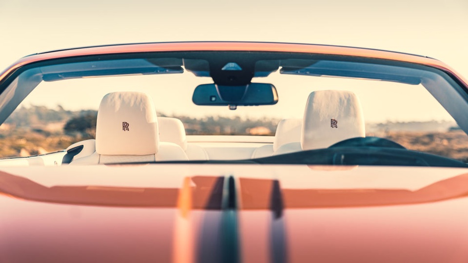 Chiêm ngưỡng trọn bộ sưu tập Rolls-Royce hương sắc mùa hè - 15 Chiêm ngưỡng trọn bộ sưu tập Rolls-Royce hương sắc mùa hè - 15