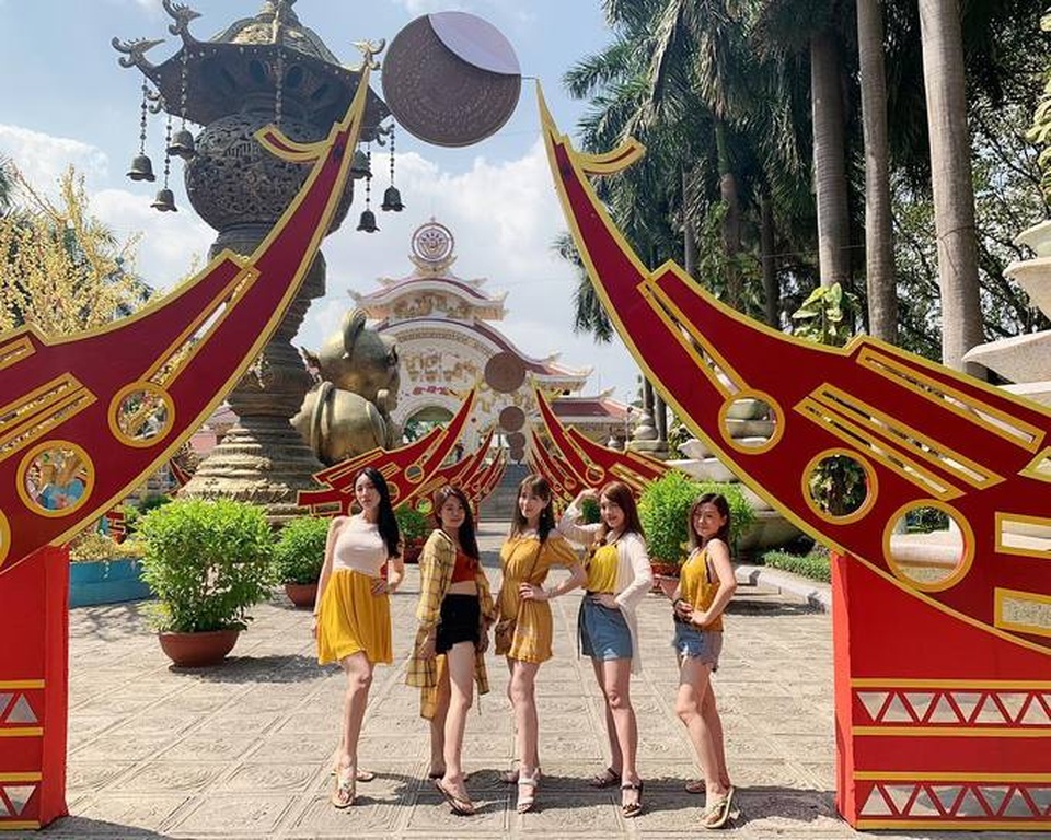 Diện bikini trong công viên nước ở Việt Nam, siêu vòng 1 Đài Loan bị “mắng oan” - 8 Diện bikini trong công viên nước ở Việt Nam, siêu vòng 1 Đài Loan bị “mắng oan” - 8