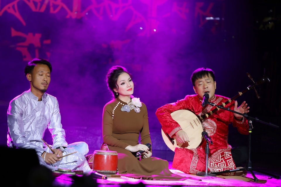 Tân Nhàn khiến khán giả nghẹn ngào khi hát về Vu lan báo hiếu - 7 Tân Nhàn khiến khán giả nghẹn ngào khi hát về Vu lan báo hiếu - 7