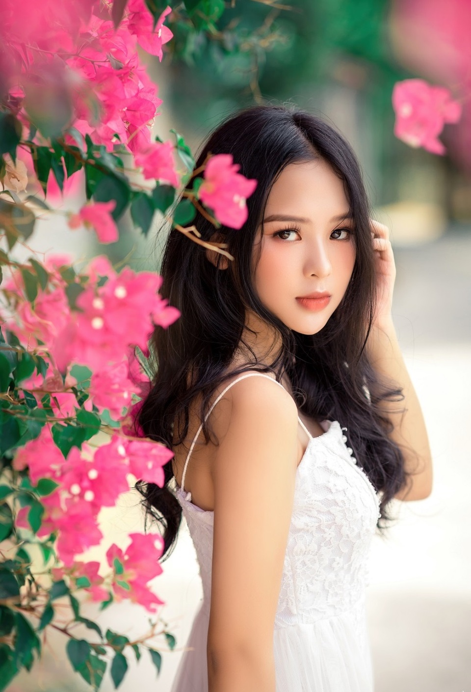 Thiếu nữ Huế gây thương nhớ từ ánh nhìn đầu tiên - 1