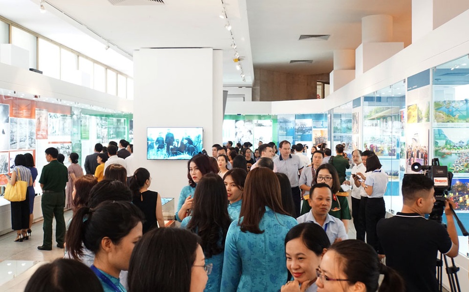 Hành trình vươn tới những ước mơ – 50 năm thực hiện Di chúc của Bác Hồ - 6 Hành trình vươn tới những ước mơ – 50 năm thực hiện Di chúc của Bác Hồ - 6