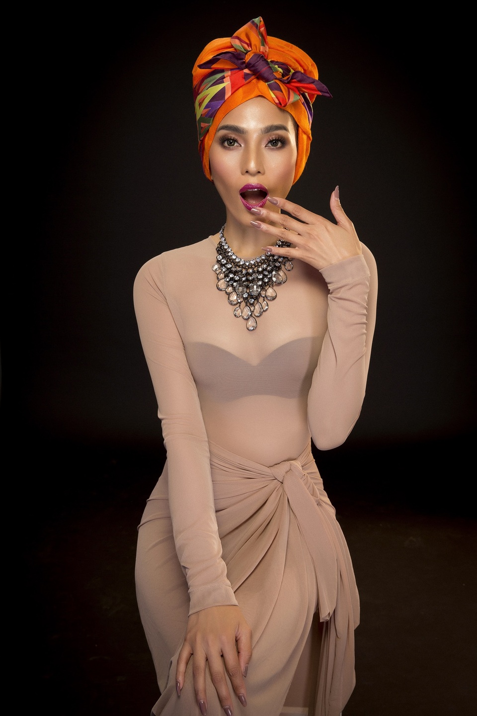 Trương Thị May từ chối đại gia nhưng “đổ gục” dàn “nam thần” vì lí do đặc biệt - 9 Trương Thị May từ chối đại gia nhưng “đổ gục” dàn “nam thần” vì lí do đặc biệt - 9