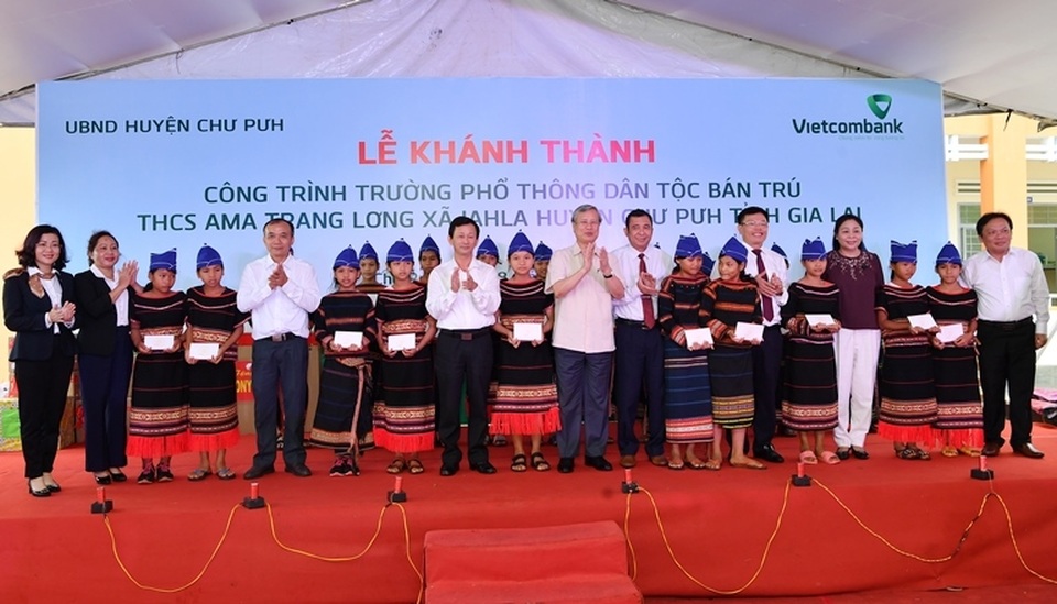 Vietcombank tài trợ 4,2 tỷ đồng xây Nhà ở bán trú và Nhà ăn cho Trường PTDT nội trú A ma Trang Lơng tại tỉnh Gia Lai - 6 Vietcombank tài trợ 4,2 tỷ đồng xây Nhà ở bán trú và Nhà ăn cho Trường PTDT nội trú A ma Trang Lơng tại tỉnh Gia Lai - 6