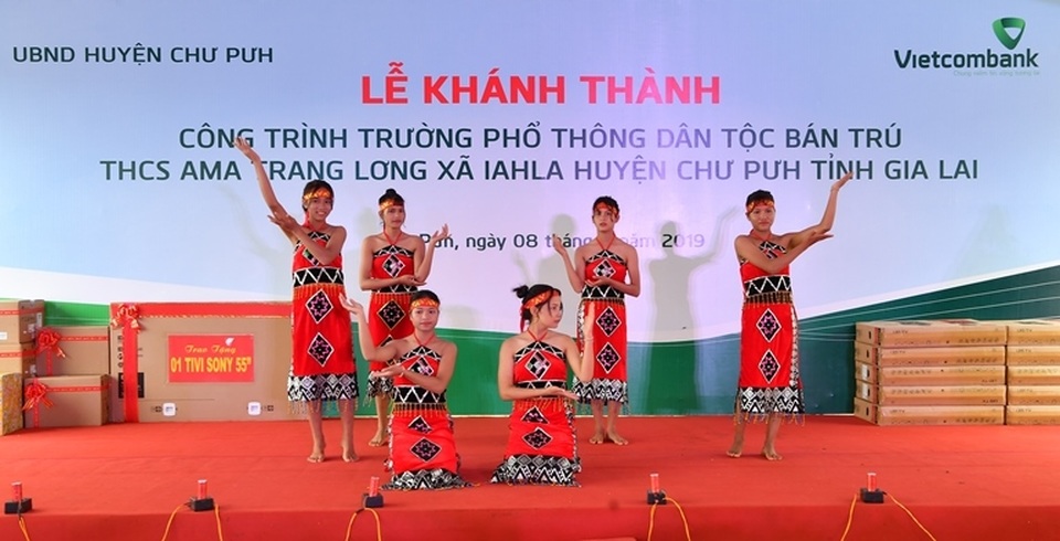 Vietcombank tài trợ 4,2 tỷ đồng xây Nhà ở bán trú và Nhà ăn cho Trường PTDT nội trú A ma Trang Lơng tại tỉnh Gia Lai - 8 Vietcombank tài trợ 4,2 tỷ đồng xây Nhà ở bán trú và Nhà ăn cho Trường PTDT nội trú A ma Trang Lơng tại tỉnh Gia Lai - 8