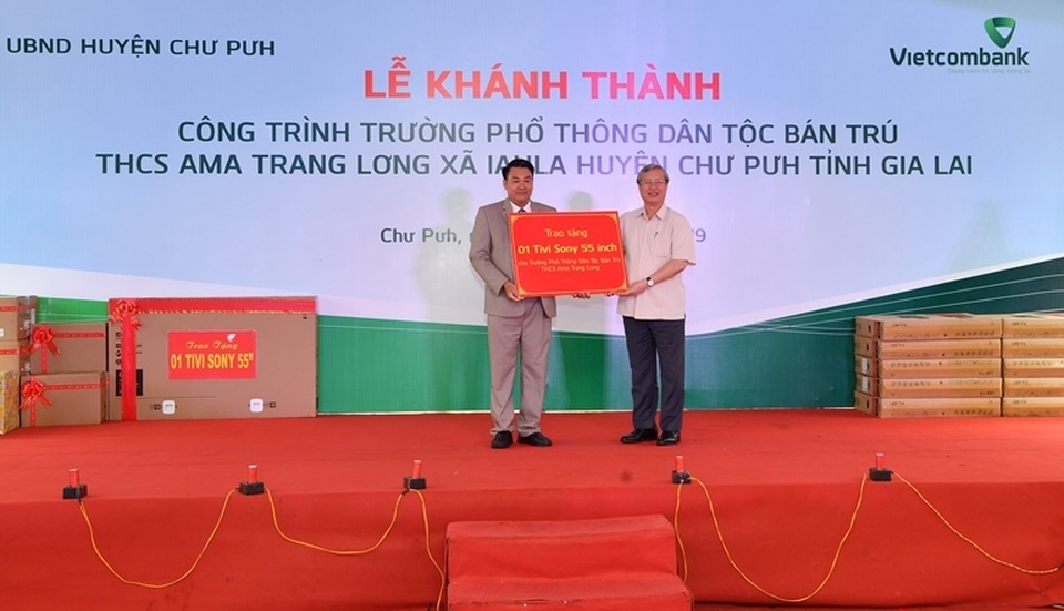 Vietcombank tài trợ 4,2 tỷ đồng xây Nhà ở bán trú và Nhà ăn cho Trường PTDT nội trú A ma Trang Lơng tại tỉnh Gia Lai - 4 Vietcombank tài trợ 4,2 tỷ đồng xây Nhà ở bán trú và Nhà ăn cho Trường PTDT nội trú A ma Trang Lơng tại tỉnh Gia Lai - 4