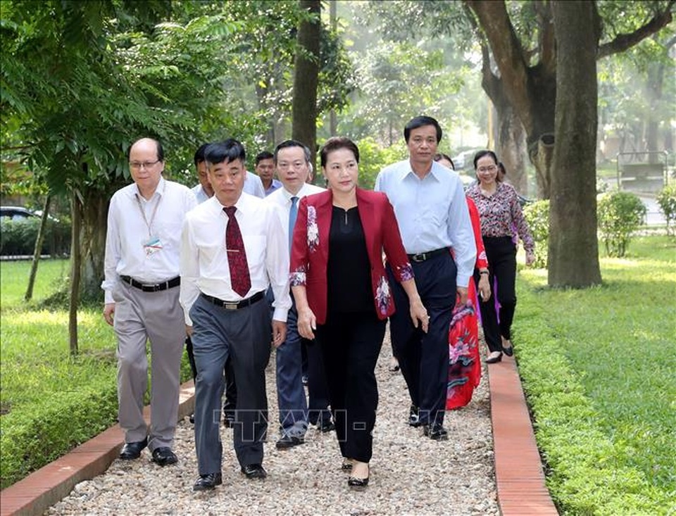 Chủ tịch Quốc hội dâng hương, tưởng niệm Chủ tịch Hồ Chí Minh tại Nhà 67 - 3 Chủ tịch Quốc hội dâng hương, tưởng niệm Chủ tịch Hồ Chí Minh tại Nhà 67 - 3