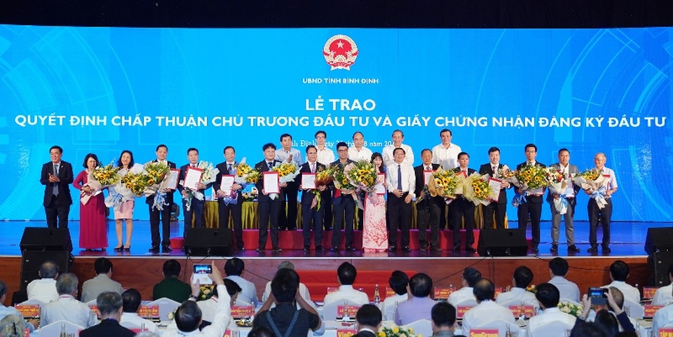 Thủ tướng: “Bắt bệnh” vì sao miền Trung phát triển chưa xứng với tiềm năng - 4