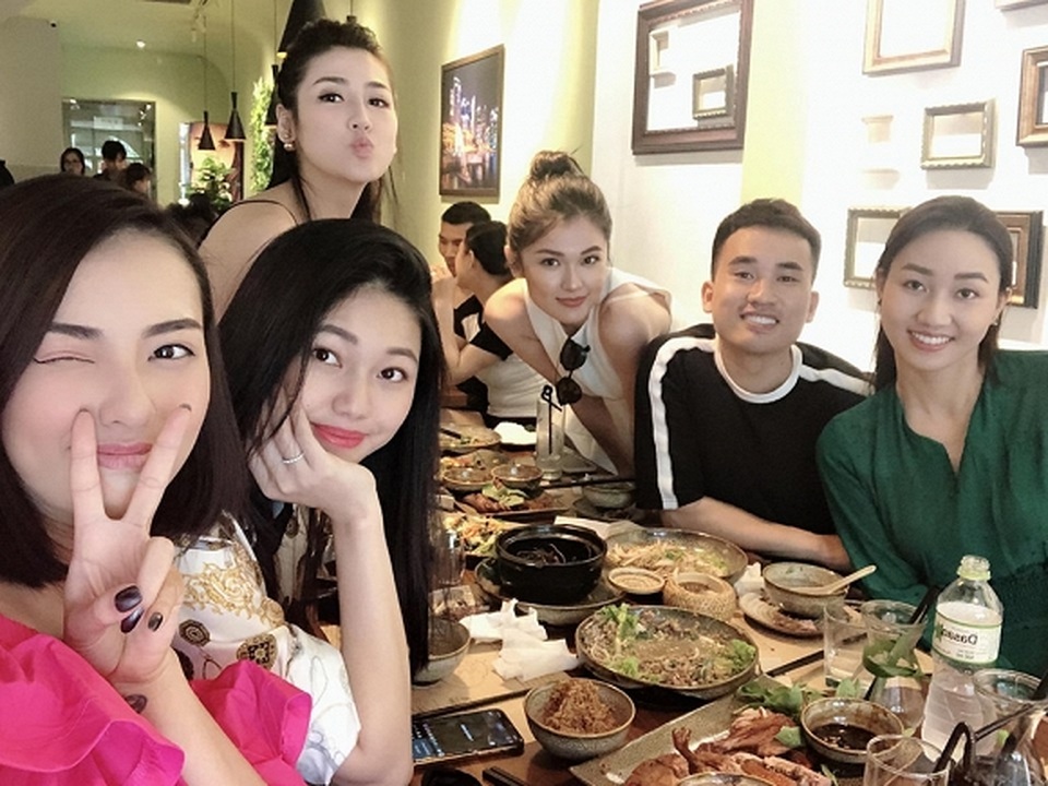 Cuộc sống Á hậu Thanh Tú thay đổi thế nào kể từ sau khi kết hôn với đại gia? - 9 Cuộc sống Á hậu Thanh Tú thay đổi thế nào kể từ sau khi kết hôn với đại gia? - 9