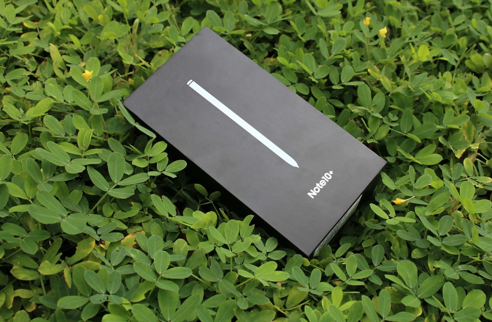 Đập hộp Galaxy Note10+ chính hãng sắp lên kệ thị trường Việt - 1 Đập hộp Galaxy Note10+ chính hãng sắp lên kệ thị trường Việt - 1