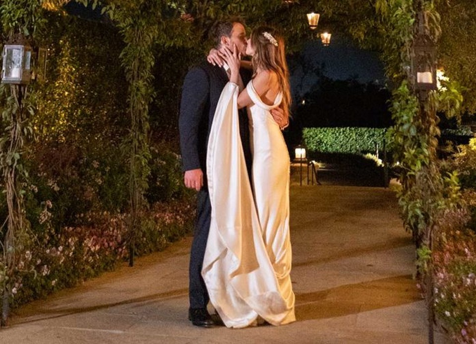 Katherine Schwarzenegger đưa con chồng ra phố - 5