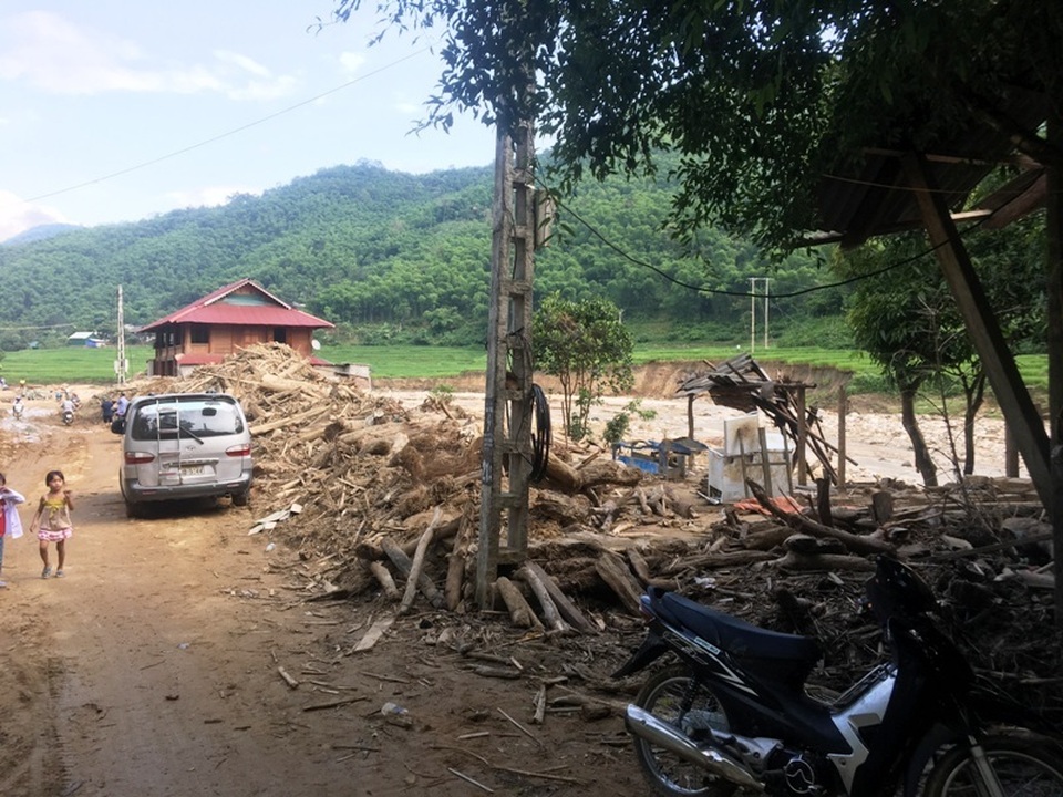 Cả nước có khoảng 100.000 hộ dân nằm trong vùng nguy cơ sạt lở - 3 Cả nước có khoảng 100.000 hộ dân nằm trong vùng nguy cơ sạt lở - 3