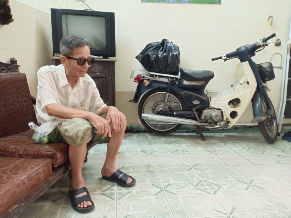 NSND Trần Hạnh: “Mắt tôi không còn nhìn thấy gì, tay cũng không cầm nắm được nữa” - 1 NSND Trần Hạnh: “Mắt tôi không còn nhìn thấy gì, tay cũng không cầm nắm được nữa” - 1