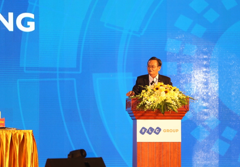 TS. Trần Du Lịch: Miền Trung chậm thủ tục đầu tư một ngày là tiếp tục nghèo thêm một năm - 3 TS. Trần Du Lịch: Miền Trung chậm thủ tục đầu tư một ngày là tiếp tục nghèo thêm một năm - 3