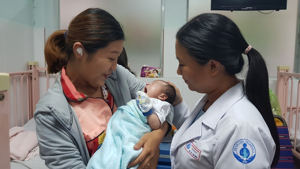 Đại phẫu trên trái tim “tí hon” viết tiếp sự sống cho bé 3 ngày tuổi - 1 Đại phẫu trên trái tim “tí hon” viết tiếp sự sống cho bé 3 ngày tuổi - 1