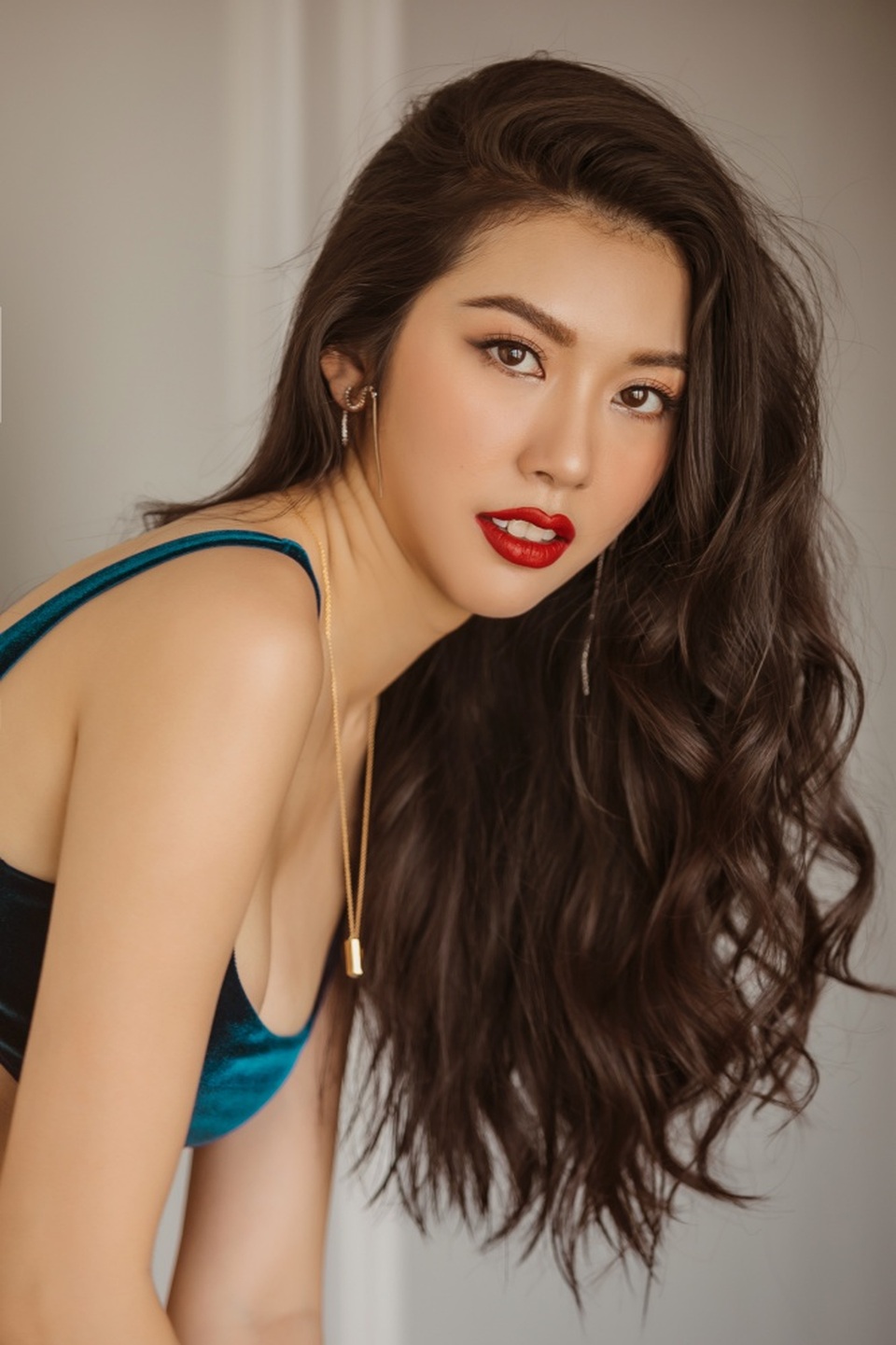 Sau 4 năm đăng quang, Á hậu Quốc tế Thuý Vân nóng bỏng đến ngỡ ngàng - 3 Sau 4 năm đăng quang, Á hậu Quốc tế Thuý Vân nóng bỏng đến ngỡ ngàng - 3