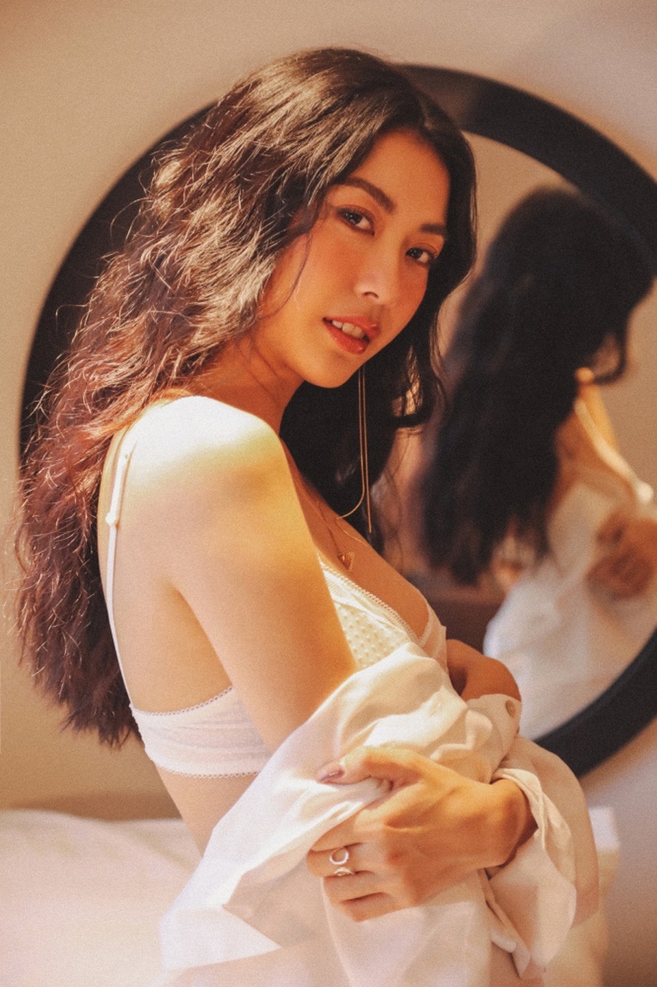 Sau 4 năm đăng quang, Á hậu Quốc tế Thuý Vân nóng bỏng đến ngỡ ngàng - 12 Sau 4 năm đăng quang, Á hậu Quốc tế Thuý Vân nóng bỏng đến ngỡ ngàng - 12