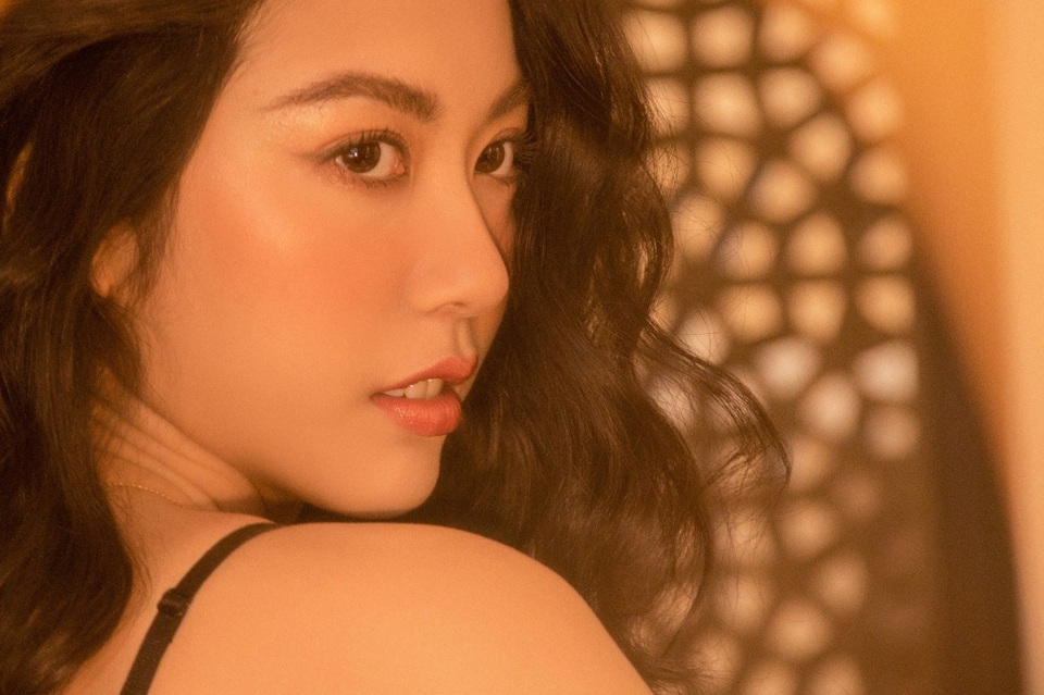 Sau 4 năm đăng quang, Á hậu Quốc tế Thuý Vân nóng bỏng đến ngỡ ngàng - 21 Sau 4 năm đăng quang, Á hậu Quốc tế Thuý Vân nóng bỏng đến ngỡ ngàng - 21