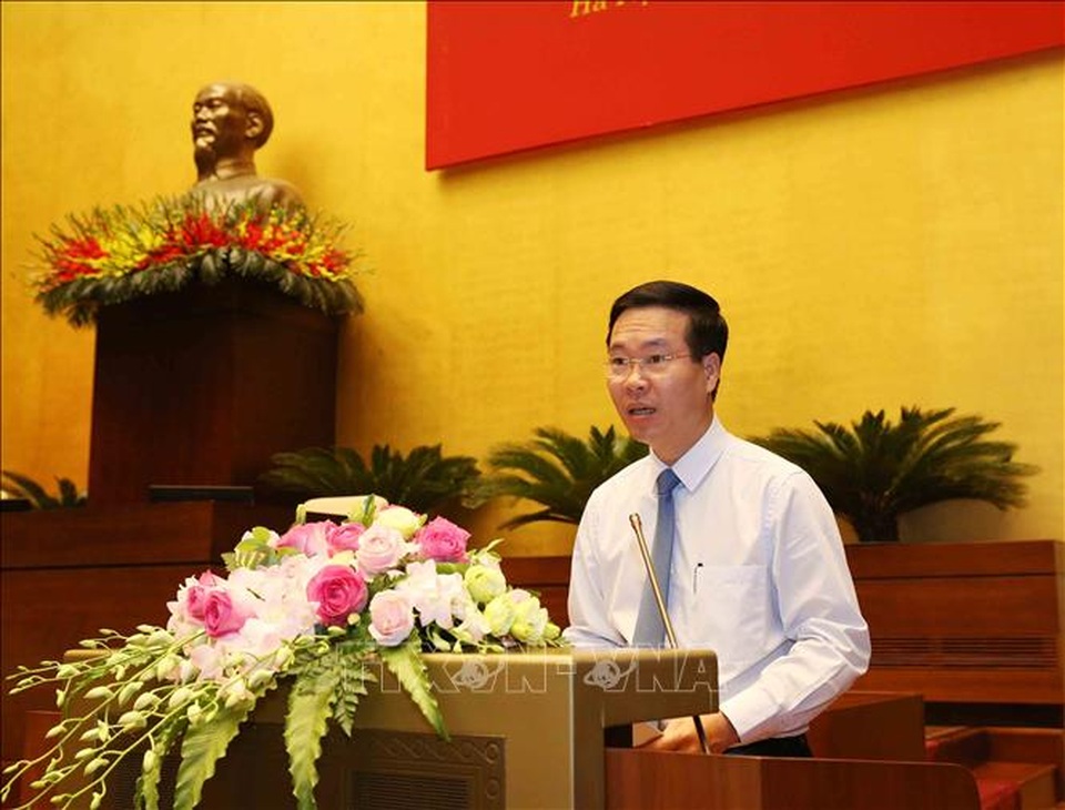 Nhiều cán bộ, đảng viên gương mẫu, đi đầu trong học tập và làm theo Bác - 1 Nhiều cán bộ, đảng viên gương mẫu, đi đầu trong học tập và làm theo Bác - 1