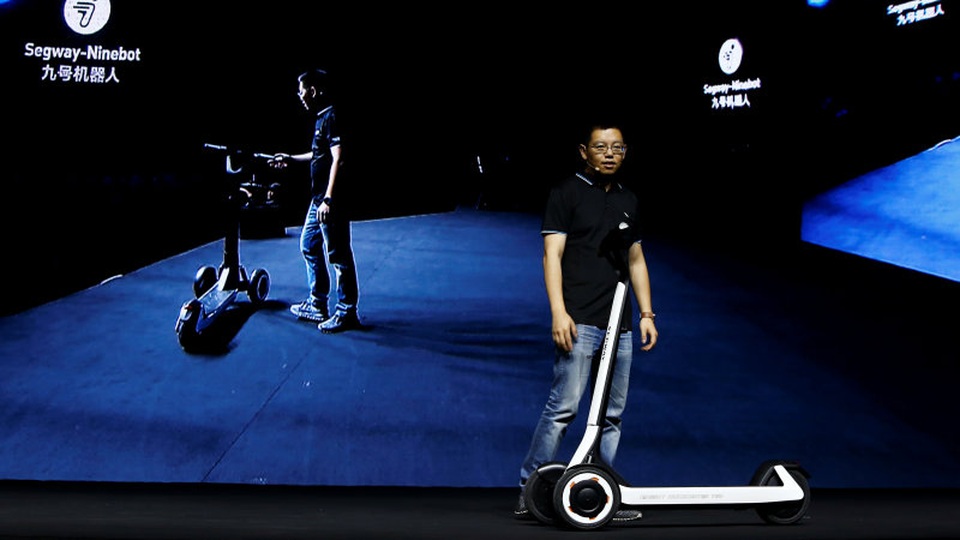Hãng xe Trung Quốc trình làng scooter có khả năng tự lái đến trạm sạc điện - 1 Hãng xe Trung Quốc trình làng scooter có khả năng tự lái đến trạm sạc điện - 1