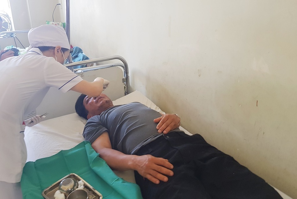 Vụ 2 xe khách tông nhau ở Khánh Hòa: Hành khách kể lại giây phút kinh hoàng - 4 Vụ 2 xe khách tông nhau ở Khánh Hòa: Hành khách kể lại giây phút kinh hoàng - 4