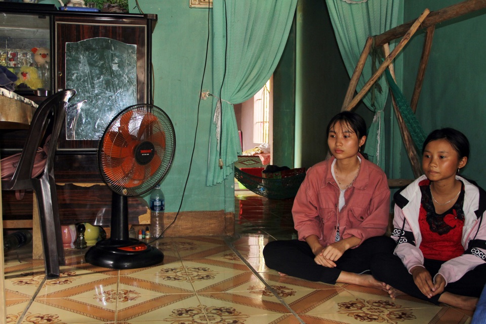 Số phận nghiệt ngã của người đàn ông đẩy xe lăn bán vé số nuôi cả nhà - 4 Số phận nghiệt ngã của người đàn ông đẩy xe lăn bán vé số nuôi cả nhà - 4