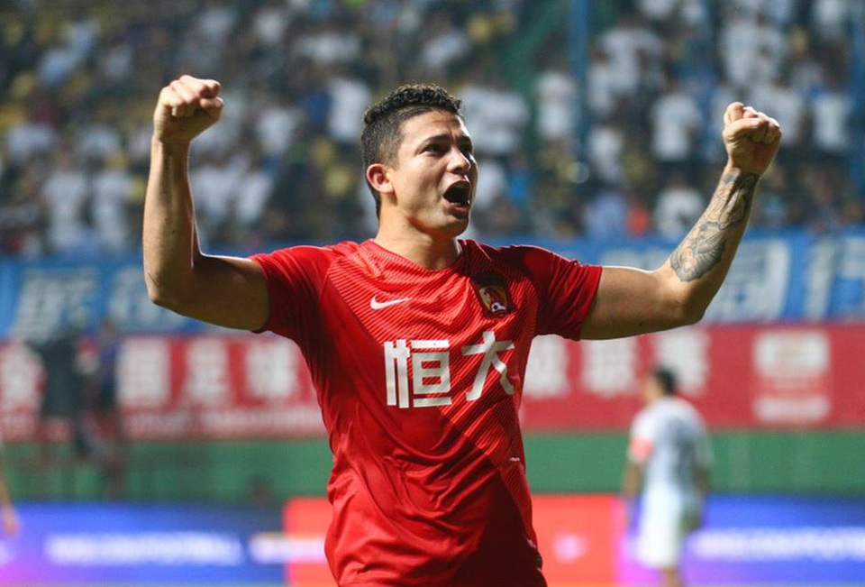 Quyết dự World Cup, Trung Quốc nhập tịch 5 cầu thủ Brazil - 1