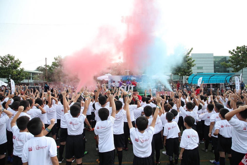 Sôi động Chân sút nhí Việt cùng các HLV đến từ Tottenham Hotspur - 2 Sôi động Chân sút nhí Việt cùng các HLV đến từ Tottenham Hotspur - 2