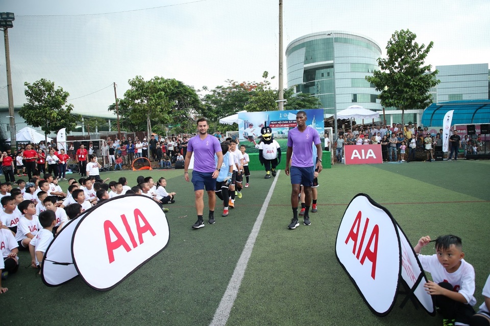 Sôi động Chân sút nhí Việt cùng các HLV đến từ Tottenham Hotspur - 5 Sôi động Chân sút nhí Việt cùng các HLV đến từ Tottenham Hotspur - 5