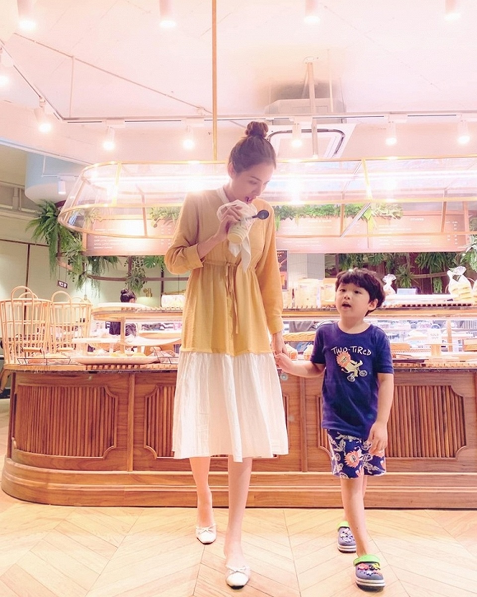 Diễm Hương: Danh hiệu hoa hậu như “một lần trúng xổ số độc đắc” - 5 Diễm Hương: Danh hiệu hoa hậu như “một lần trúng xổ số độc đắc” - 5