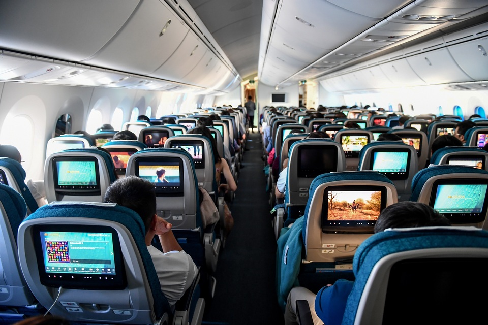 Hành khách ngỡ ngàng khi được trải nghiệm máy bay Boeing lớn nhất thế giới vừa về Việt Nam - 2 Hành khách ngỡ ngàng khi được trải nghiệm máy bay Boeing lớn nhất thế giới vừa về Việt Nam - 2