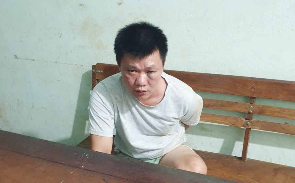 Bắt nghi can sàm sỡ cô gái tại hội chợ và đâm cảnh sát bị thương - 1 Bắt nghi can sàm sỡ cô gái tại hội chợ và đâm cảnh sát bị thương - 1