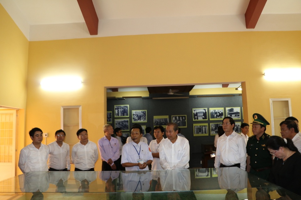 Phó Thủ tướng Trương Hoà Bình tặng quà gia đình chính sách, hộ nghèo - 5 Phó Thủ tướng Trương Hoà Bình tặng quà gia đình chính sách, hộ nghèo - 5