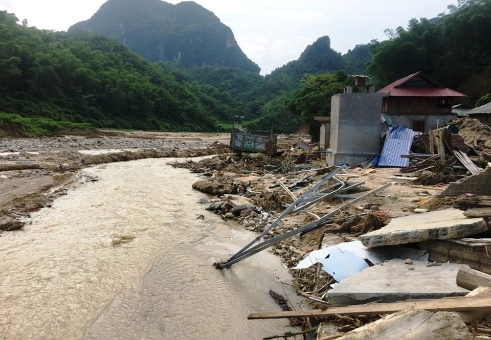 Rút kinh nghiệm sau trận lũ kinh hoàng khiến bản làng chìm trong tang thương! - 3 Rút kinh nghiệm sau trận lũ kinh hoàng khiến bản làng chìm trong tang thương! - 3