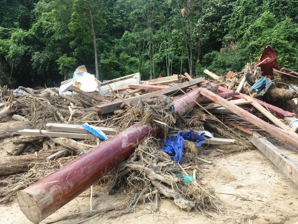 Rút kinh nghiệm sau trận lũ kinh hoàng khiến bản làng chìm trong tang thương! - 4 Rút kinh nghiệm sau trận lũ kinh hoàng khiến bản làng chìm trong tang thương! - 4