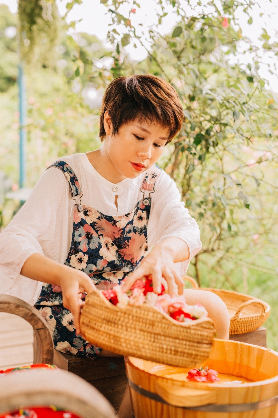 Nữ giám đốc đam mê hoa hồng, sở hữu trang trại hoa hồng đẹp như cổ tích hơn 30.000m2 - 14 Nữ giám đốc đam mê hoa hồng, sở hữu trang trại hoa hồng đẹp như cổ tích hơn 30.000m2 - 14