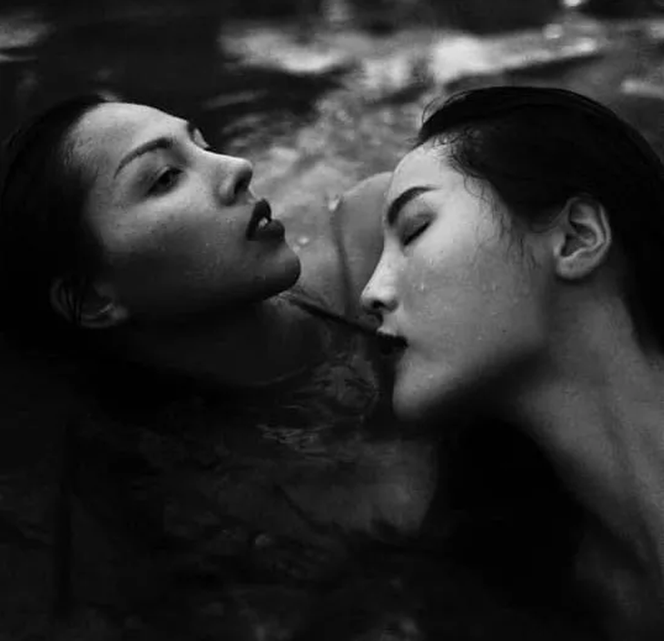 Kỳ Duyên, Minh Triệu bất ngờ tham gia lễ hội cưới hỏi giữa tin đồn yêu đồng tính - 1 Kỳ Duyên, Minh Triệu bất ngờ tham gia lễ hội cưới hỏi giữa tin đồn yêu đồng tính - 1