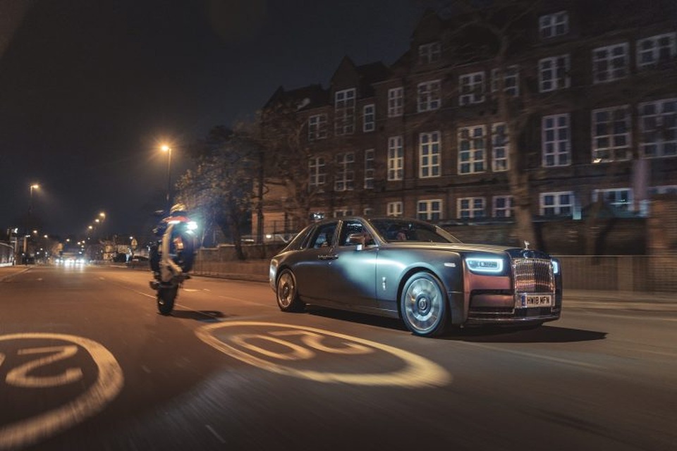 Rolls-Royce nói không với xe hybrid - 1 Rolls-Royce nói không với xe hybrid - 1