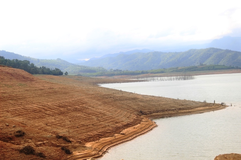 Nắng hạn kéo dài, thủy điện Quảng Trị tạm ngừng phát điện - 2 Nắng hạn kéo dài, thủy điện Quảng Trị tạm ngừng phát điện - 2