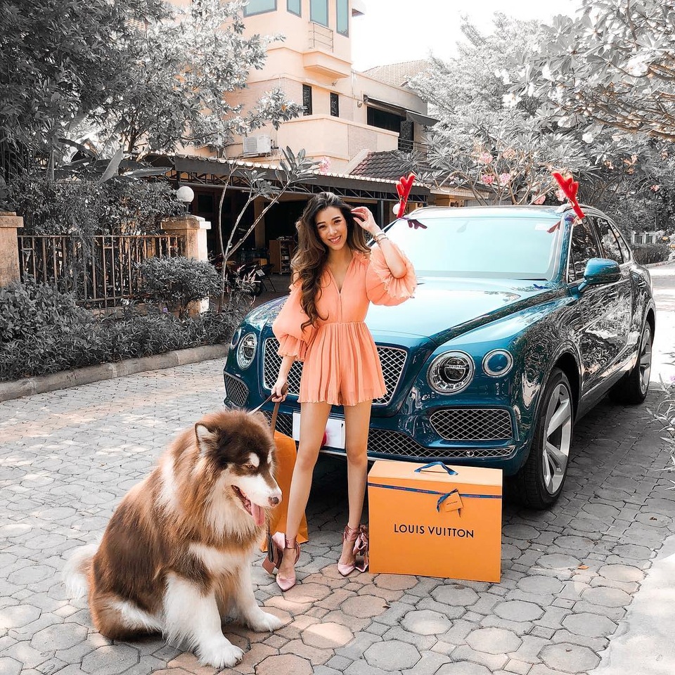 Tiểu thư con nhà giàu Thái Lan xinh như tiên, sở hữu cả một công ty thời trang - 6 Tiểu thư con nhà giàu Thái Lan xinh như tiên, sở hữu cả một công ty thời trang - 6