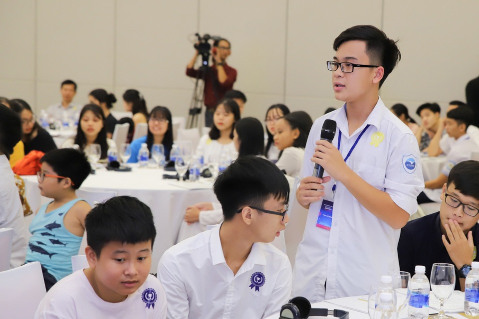 Nữ sinh Hà Nội giành giải Nhất cuộc thi viết luận bằng tiếng Anh Write4Change - 10 Nữ sinh Hà Nội giành giải Nhất cuộc thi viết luận bằng tiếng Anh Write4Change - 10