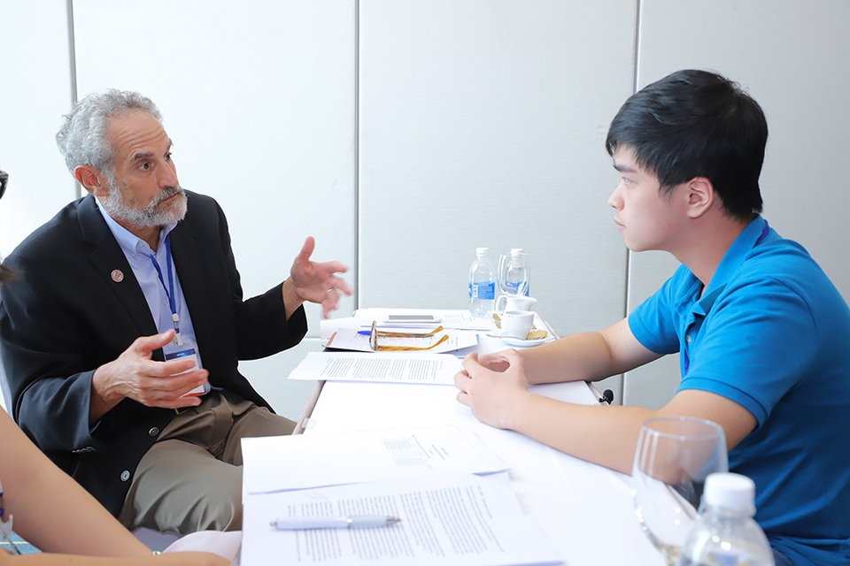 Nữ sinh Hà Nội giành giải Nhất cuộc thi viết luận bằng tiếng Anh Write4Change - 5 Nữ sinh Hà Nội giành giải Nhất cuộc thi viết luận bằng tiếng Anh Write4Change - 5