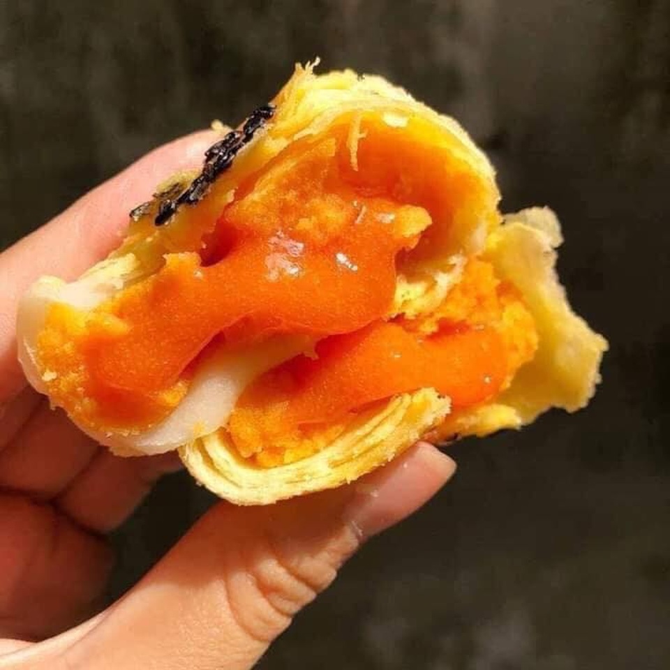 Bánh trung thu Trung Quốc “ồ ạt” về Việt Nam, bán sỉ theo cân giá rẻ “không tưởng” - 6 Bánh trung thu Trung Quốc “ồ ạt” về Việt Nam, bán sỉ theo cân giá rẻ “không tưởng” - 6