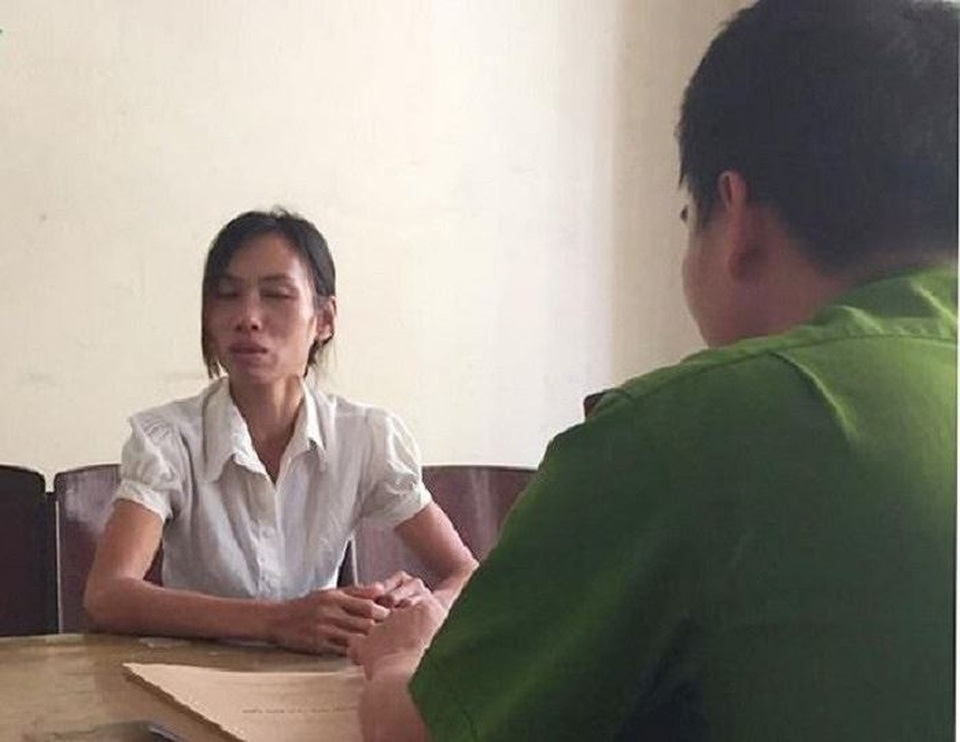 Khởi tố đối tượng bị nhiễm HIV cắn 3 nữ công an - 1 Khởi tố đối tượng bị nhiễm HIV cắn 3 nữ công an - 1